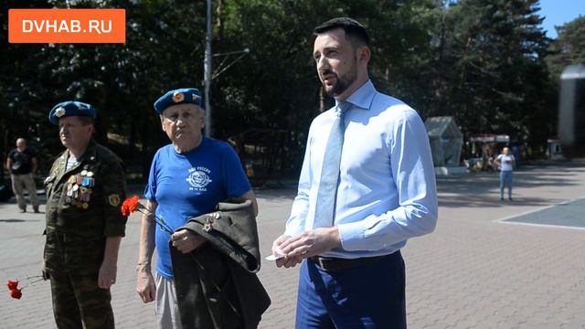 Возложение цветов в День ВДВ смотреть онлайн