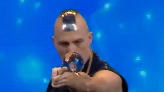 Шоу талантов в Грузии! Уникальный номер! Зал аплодировал стоя! смотреть онлайн