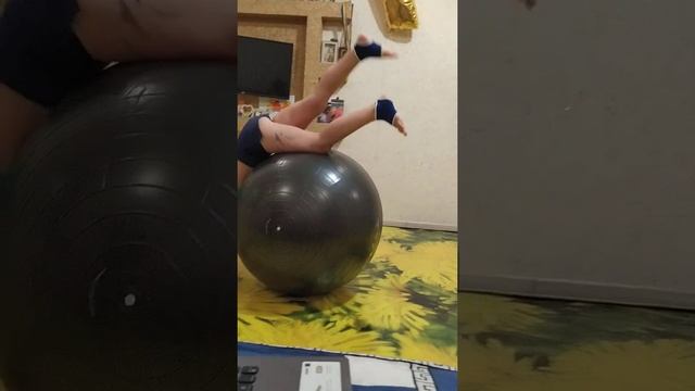 Упражнения на фитболе с Эвелиной смотреть онлайн