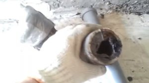 Кухня. Замена чугунной трубы на пластик.