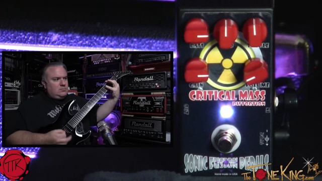 Sonic Fusion Critical Mass Distortion - DEMO & REVIEW - 30 Pedals in 30 Days 2015 смотреть онлайн