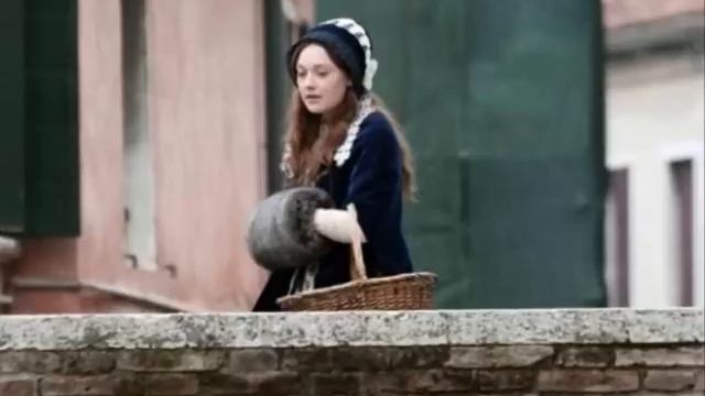 Dakota Fanning Filming Effie [02-12-11] смотреть онлайн
