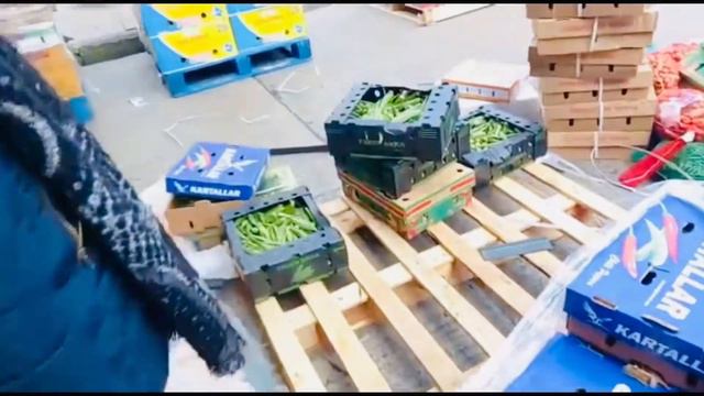 Smithfield Market ——The Cheapest Market To Buy Wholesale Food Items in Manchester! #blessingnjekwe смотреть онлайн