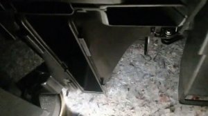 Фольксваген Поло замена салонного фильтра.Смотреть описание!!!