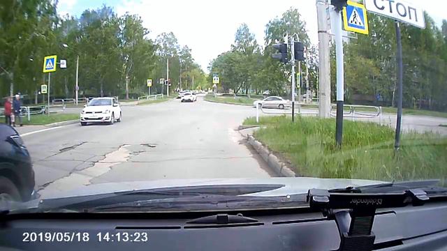 Работа такси\ Наглые пешеходы 29 смотреть онлайн