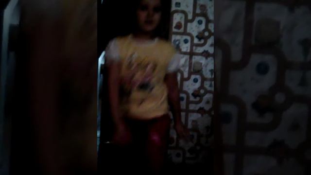 Настя танцует под скрипку смотреть онлайн