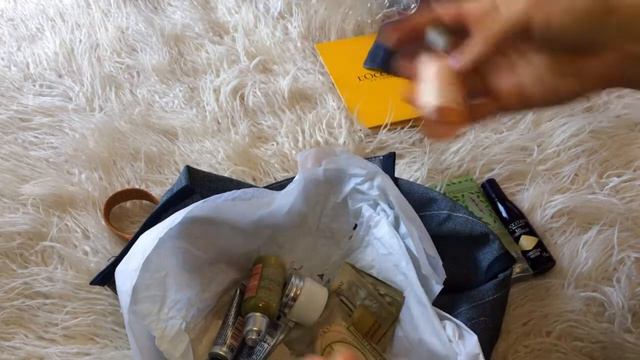 USPS L'Occitane Unboxing смотреть онлайн