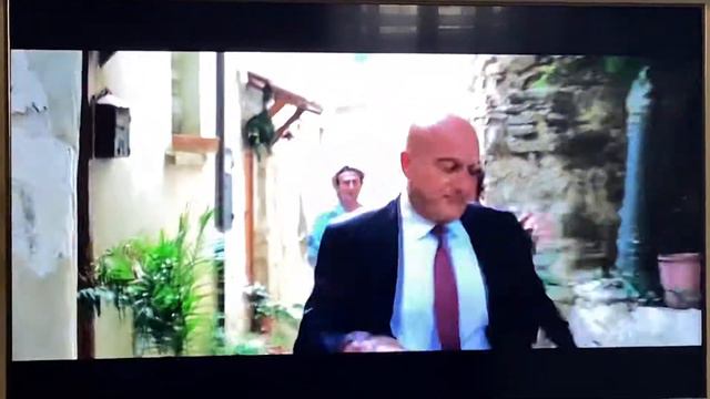 LA SCENA PIÙ BELLA DI ‘BENVENUTI AL SUD’ ! Direttore , direttó , direttó .. смотреть онлайн