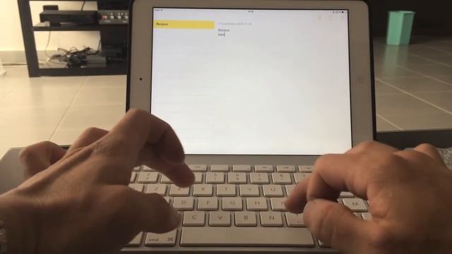 iPad Air & Apple Wireless Keyboard смотреть онлайн