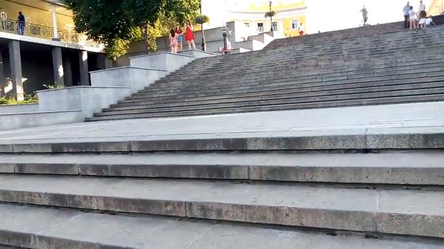 Лестница к Дюку от Морского вокзала в Одессе смотреть онлайн