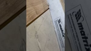 Стык керамогранита и ламината