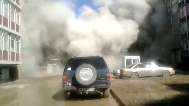 Момент обрушения дома в Бесобе смотреть онлайн