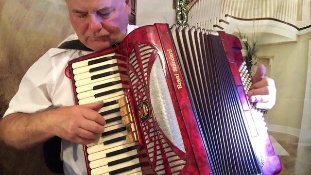 Akkordeon Royal Standard и его звучание смотреть онлайн