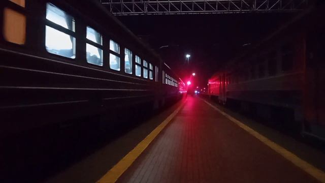ЭД4М-0419 "Кузнецкий Экспресс" С сообщением Новосибирск-Новокузнецк прибывает на станцию Новокузнец смотреть онлайн
