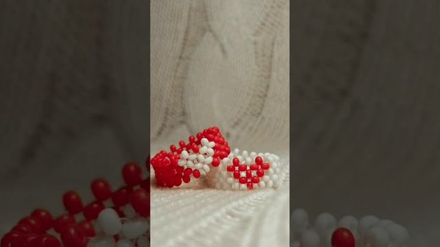 Красивые колечки из бисера ✌?♥️(идеи не мои) #shorts #бисер#бисероплетение #кольца #колечки смотреть онлайн