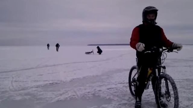 Пвд вокруг острова аэгна по льду на велосипеде 3 смотреть онлайн