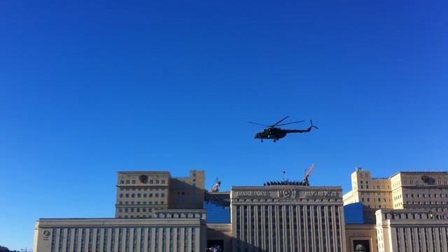 Вертолет над Москвой смотреть онлайн