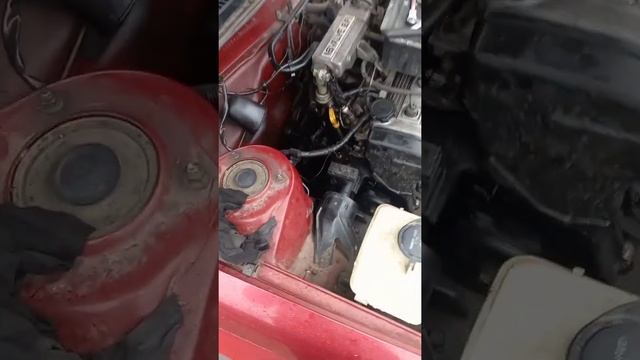 Toyota Corolla ремонт - снятие генератора смотреть онлайн