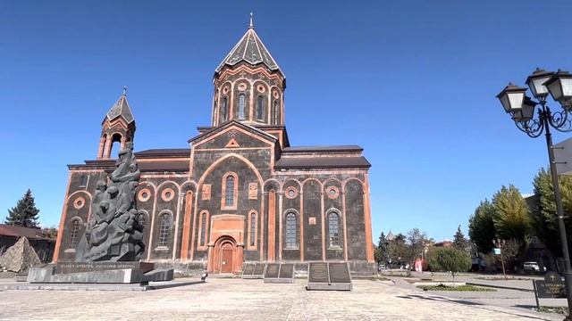 Гюмри - второй город Армении. Прогулка по центру и неожиданное приглашение на праздник! смотреть онлайн