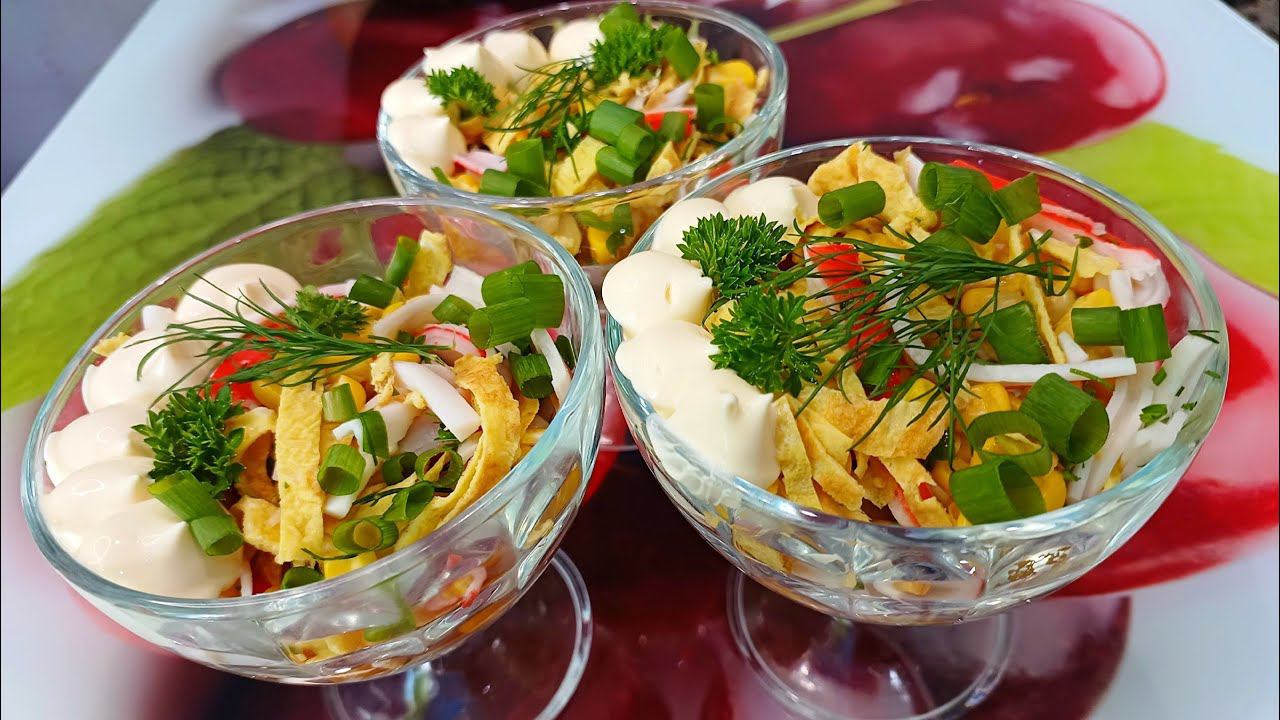 Салат "Крабовый" люблю готовить именно так. Вкусно Из доступных и привычных продуктов. смотреть онлайн