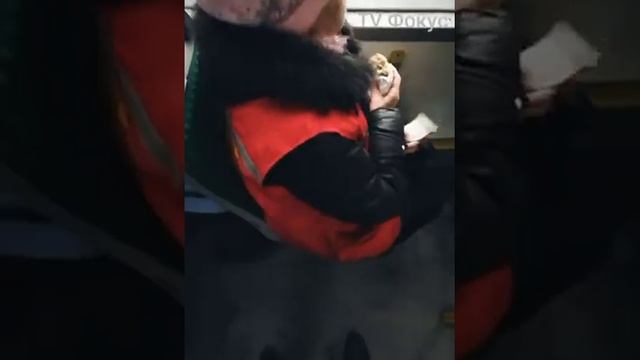 Приятного аппетита кондуктор !. Кондуктор в троллейбусе №41. Святошинский район. Киев. 27.03.19. смотреть онлайн