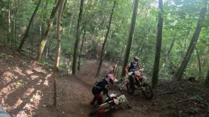 МЕСТНЫЙ ДЯДЯ ЖОРИК ДУБАСИТ НА ИЖ ПЛАНЕТА 5 ПО НЕ ПРОХОДИМЫМ ЭНДУРО МЕСТАМ | ЧТО ОН ТВОРИТ???