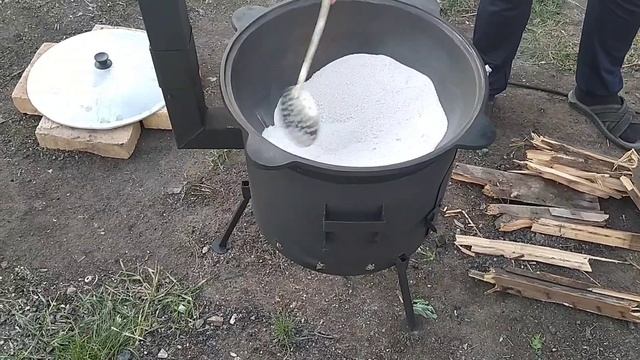 Обжиг нового Казана, старым Дедовским методом, как правильно его подготовить. смотреть онлайн