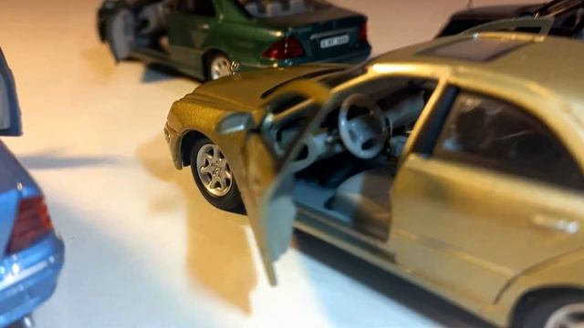 Best business model of the 2000s: 1/43 Mercedes-Benz S500 from Cararama смотреть онлайн