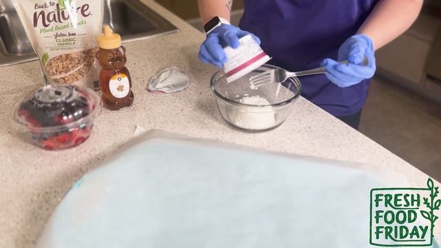 Fresh Food Friday - Frozen Yogurt Bark смотреть онлайн