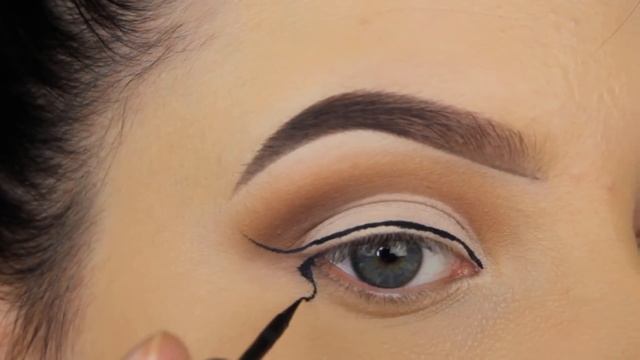 Bloody Eyeliner Halloween Eye Makeup Tutorial смотреть онлайн