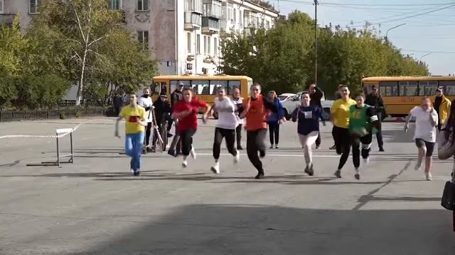 В ЕМАНЖЕЛИНСКЕ ПРОШЛА ТРАДИЦИОННАЯ "ЭСТАФЕТА ПОКОЛЕНИЙ" смотреть онлайн