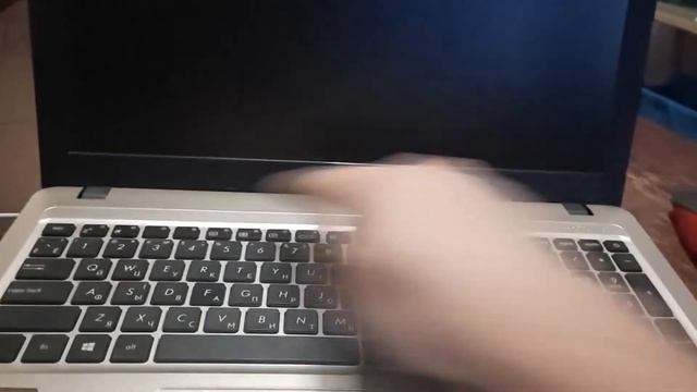 Comment entrer dans le BIOS sur un ordinateur portable ASUS смотреть онлайн