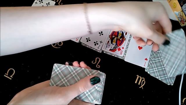 Зачарование шкатулки с драгоценностями через пасьянс "Косынка". смотреть онлайн