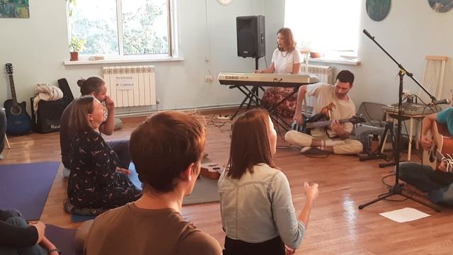 Hare Krishna mantra - Amal смотреть онлайн