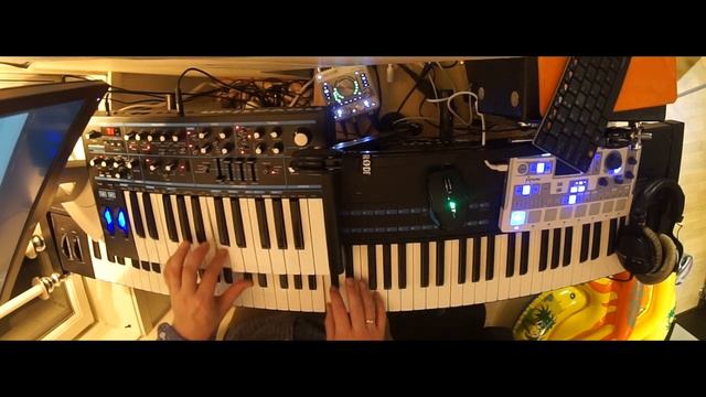 Synth, Piano & Drum Machine Jam/Improvisation in Cm (Bass Station 2, Grandeur, TR707 from SparkLe) смотреть онлайн