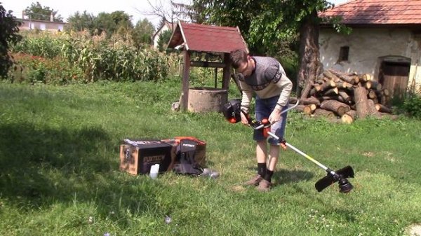 Intézz egy Fuxtec FX-PS152 fűkaszát! - bemutató