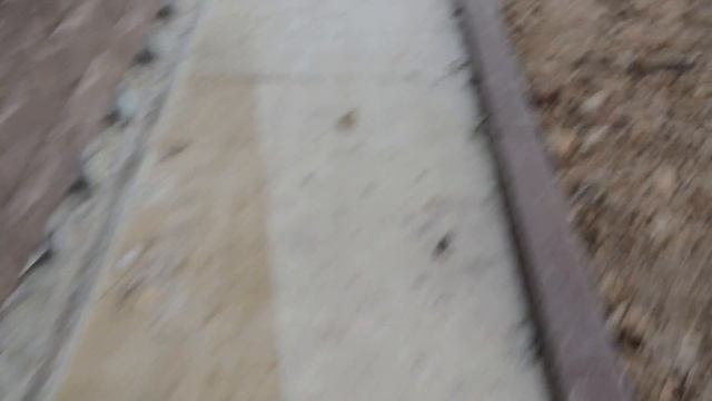 КАК ПРАВИЛЬНО ЗАЛИТЬ ОТМОСТКУ И УКЛАДКА ТРОТУАРНОЙ ПЛИТКИ ЧАСТЬ 6 смотреть онлайн