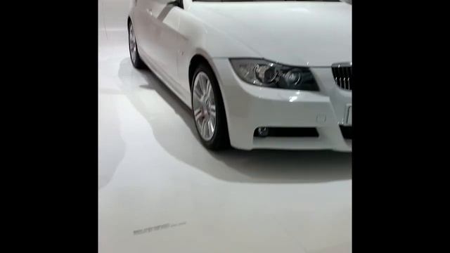 BMW Museum смотреть онлайн