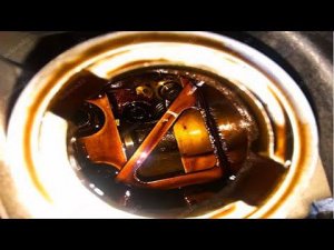 ПОЧЕМУ НЕЛЬЗЯ МЫТЬ ДВИГАТЕЛЬ СОЛЯРКОЙ