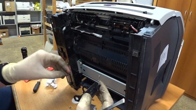 #170 Как снять ролик захвата Brother MFC-7420, DCP-7010, 7020, HL-2030, 2040, 2070 - ЗАМЯТИЕ БУМАГИ смотреть онлайн
