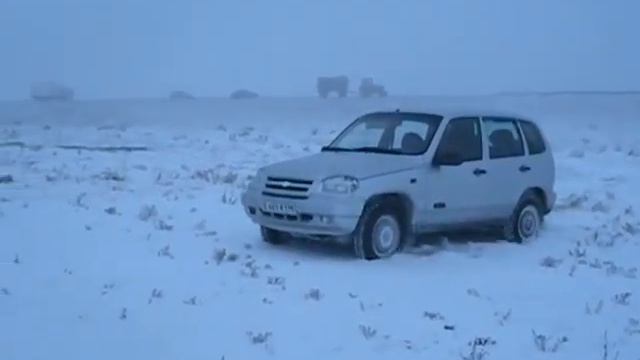 TLC 78 vs Нива Шеви 6 смотреть онлайн