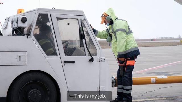 Loadmaster at Kharkiv Airport смотреть онлайн