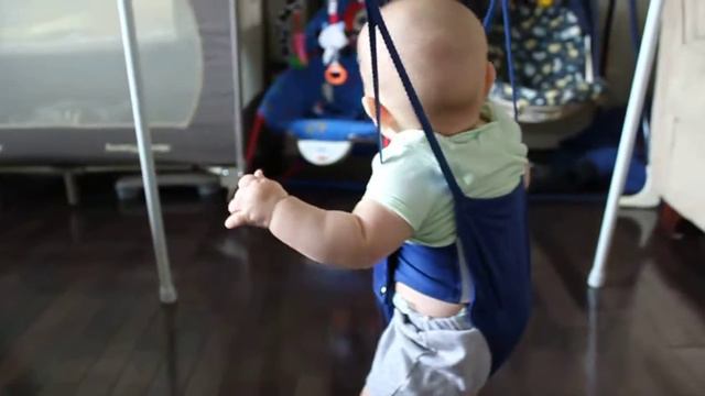 Jolly Jumper Jumping baby смотреть онлайн