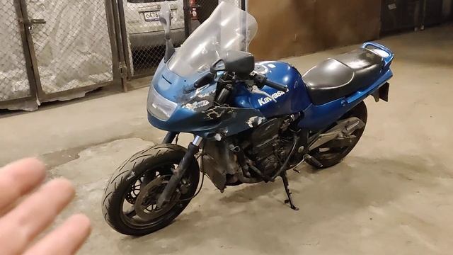Kawasaki Gpz 1100 крутой мотоцикл за 105 тысяч рублей налетайте ребята ))
