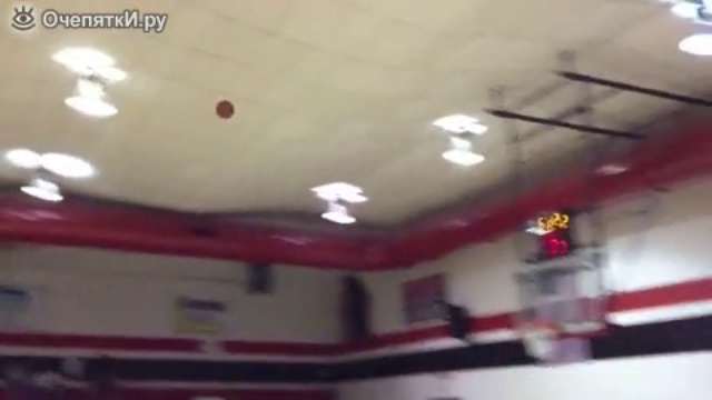 Трюк от девушки из группы поддержки смотреть онлайн