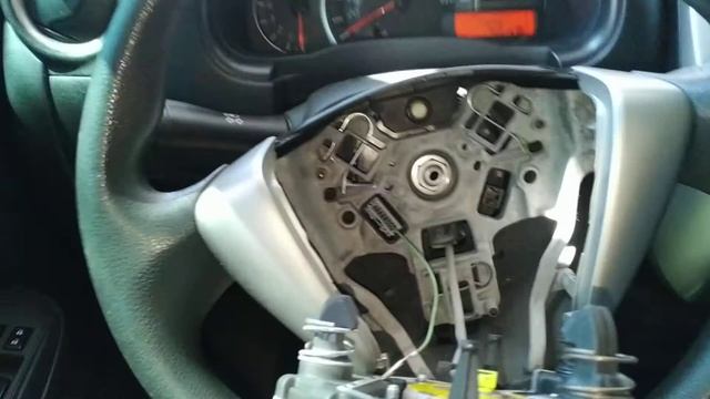 Como remover tirar sacar bolsa do airbag volante Nissan Versa e March dicas ??? смотреть онлайн