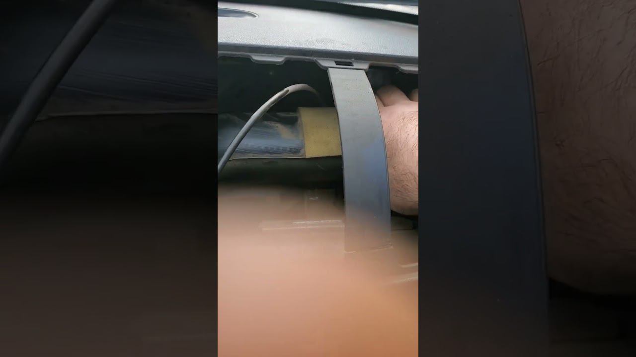 ЧТО ГРЕМИТ В ПАНЕЛИ ЛАДА ГРАНТА