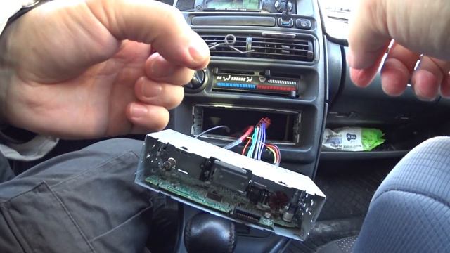 Плохо откидывается панель на магнитоле Pioneer смотреть онлайн