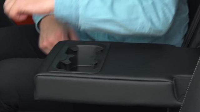 2021 Range Rover Evoque vs Volvo XC40 review – what's the best family SUV? | What Car? смотреть онлайн