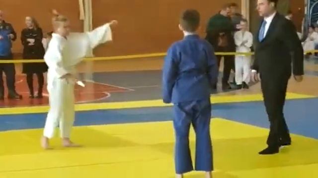 Ксандр борется по дзюдо в СЦ "Орлан" в Комсомольске-на-Амуре 27 февраля 2021 смотреть онлайн